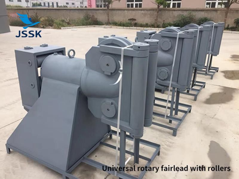 带滚柱旋转导缆器