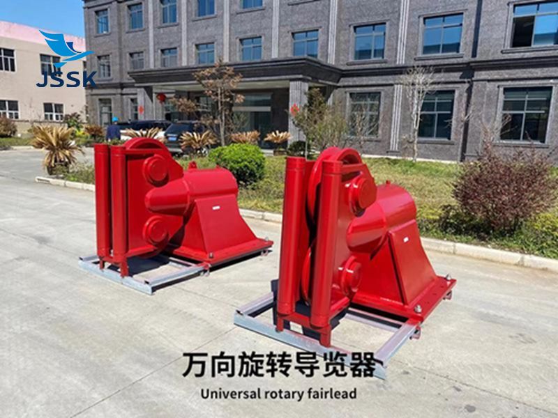 万向旋转导缆器